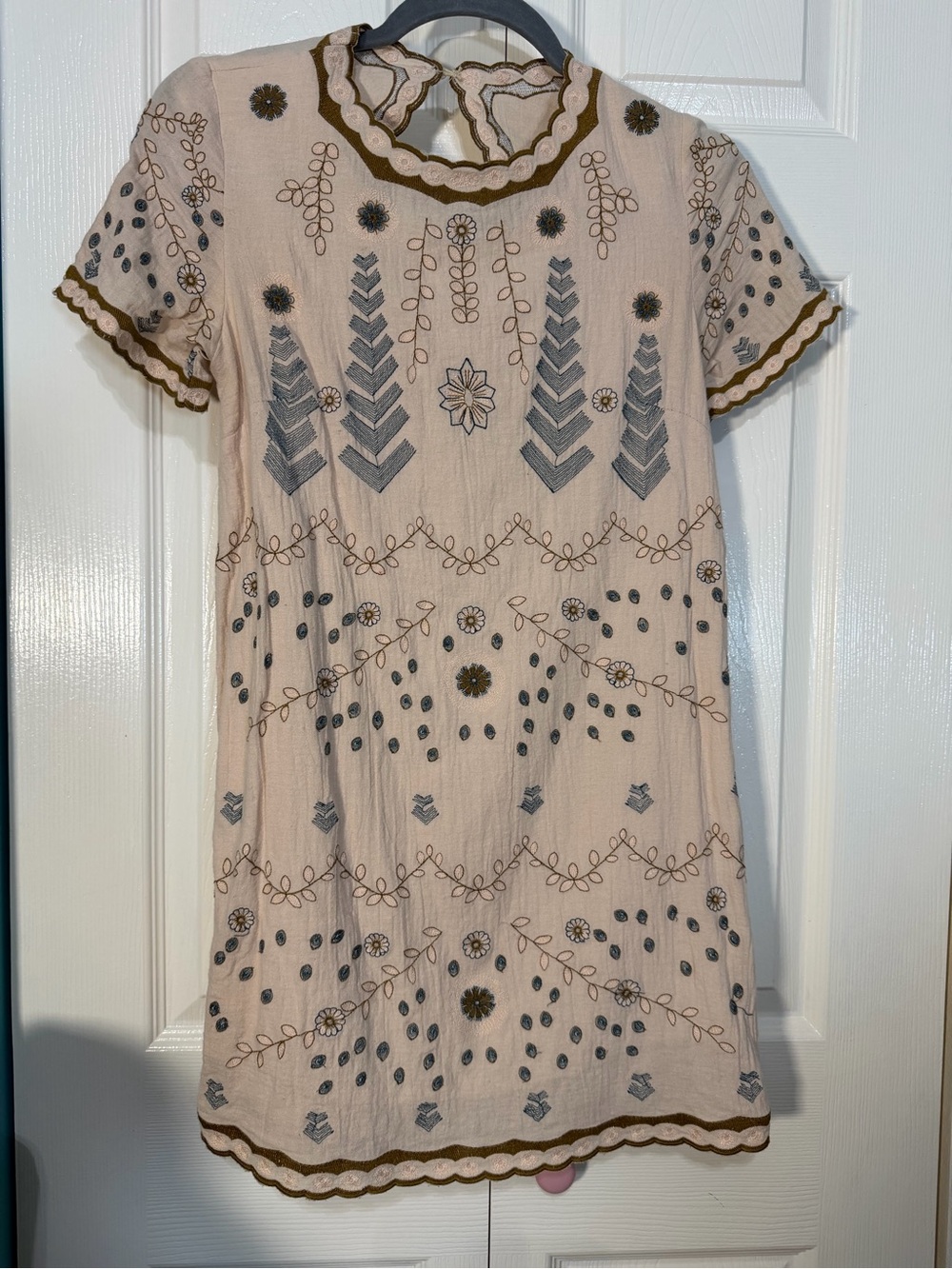 Sadie & Sage Embroidered Short Sleeve Cream Dress